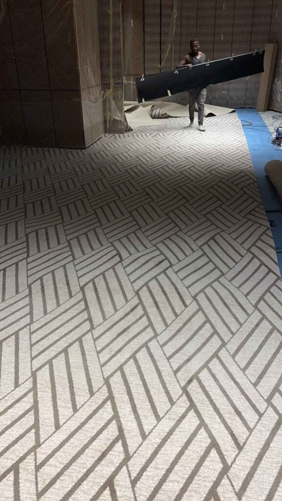 Moqueta en joyería Suarez