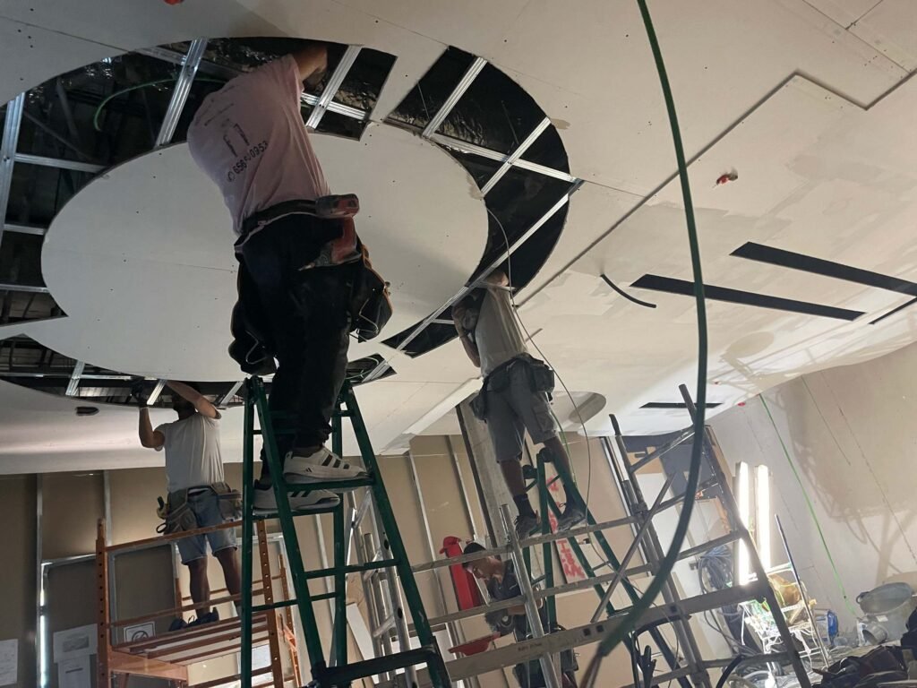 Falso techo en pladur - trasdosados en pladur - foseados para luz indirecta