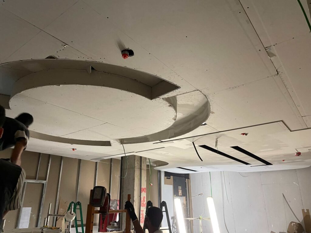 Falso techo en pladur - trasdosados en pladur - foseados para luz indirecta