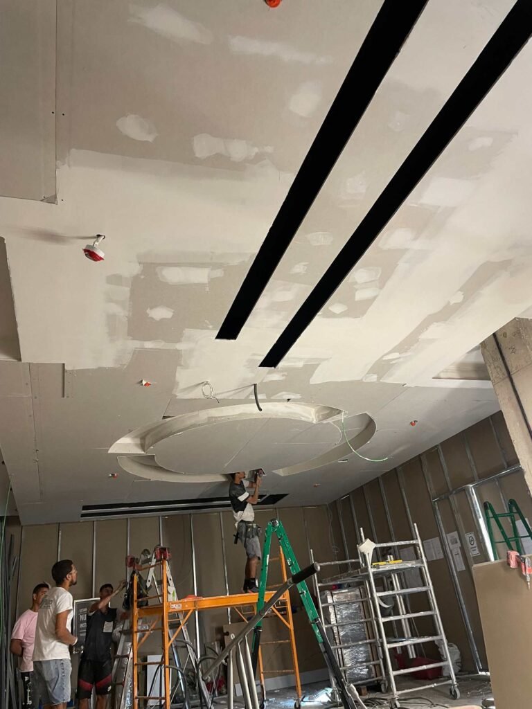 Falso techo en pladur - trasdosados en pladur - foseados para luz indirecta