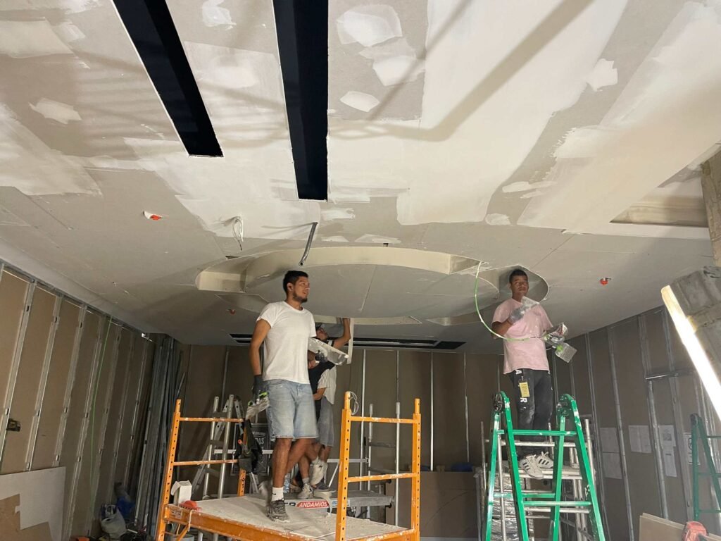 Falso techo en pladur - trasdosados en pladur - foseados para luz indirecta