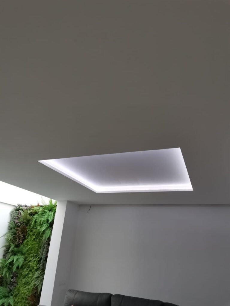 foseado central de pladur con tira led